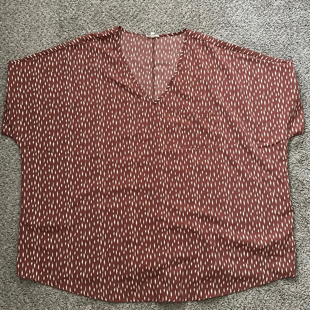 Boutique over-sized fit top. Size Small. EUC!!